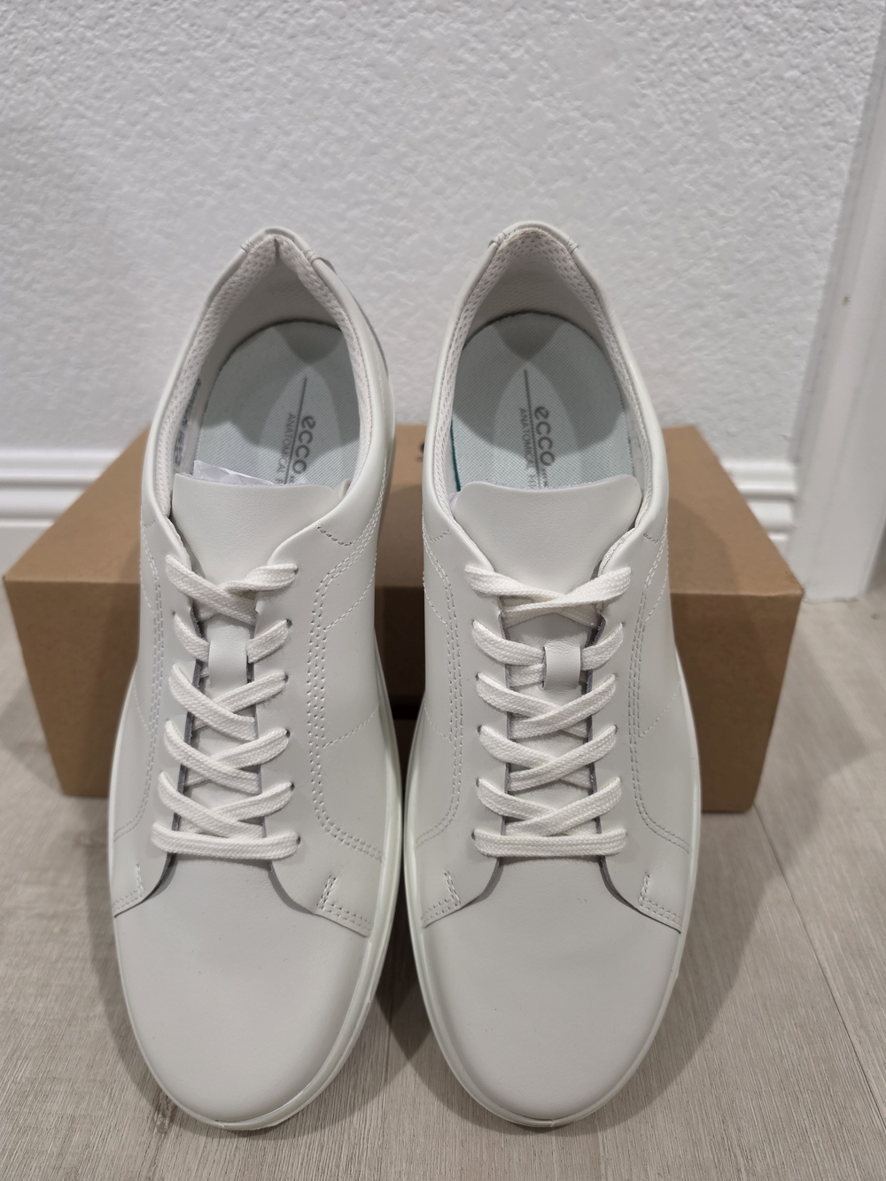 Ecco Men's White Leather Casual Sneakers